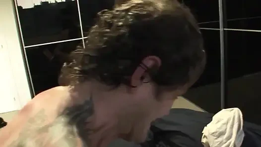 Sert yarak sıkı deliği pompalıyor