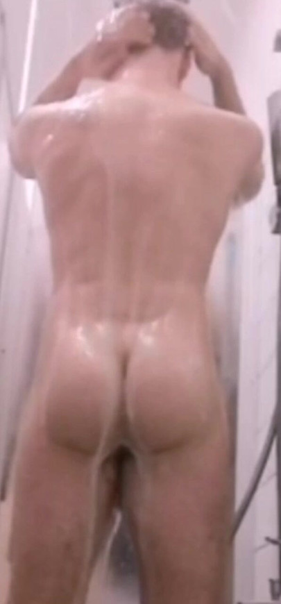 泡立つ小川のように流れています