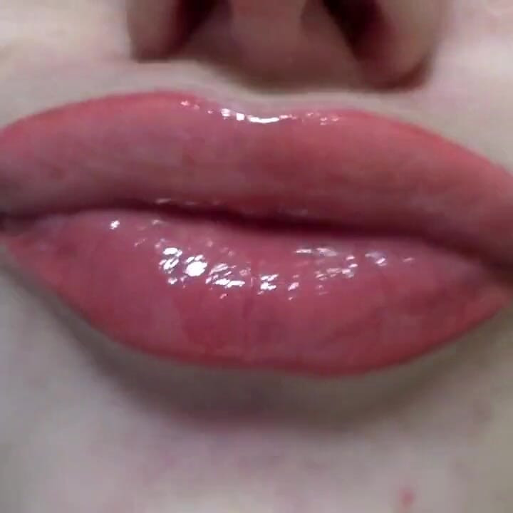 Lips fetish! Kissing! Lips gloss!