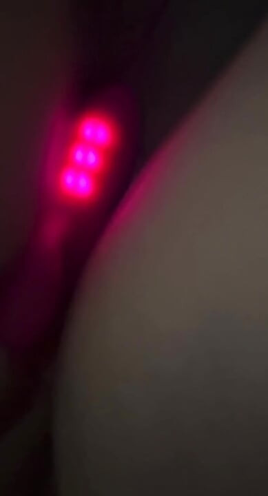 Memek ftm bermain dengan vibrator dildo