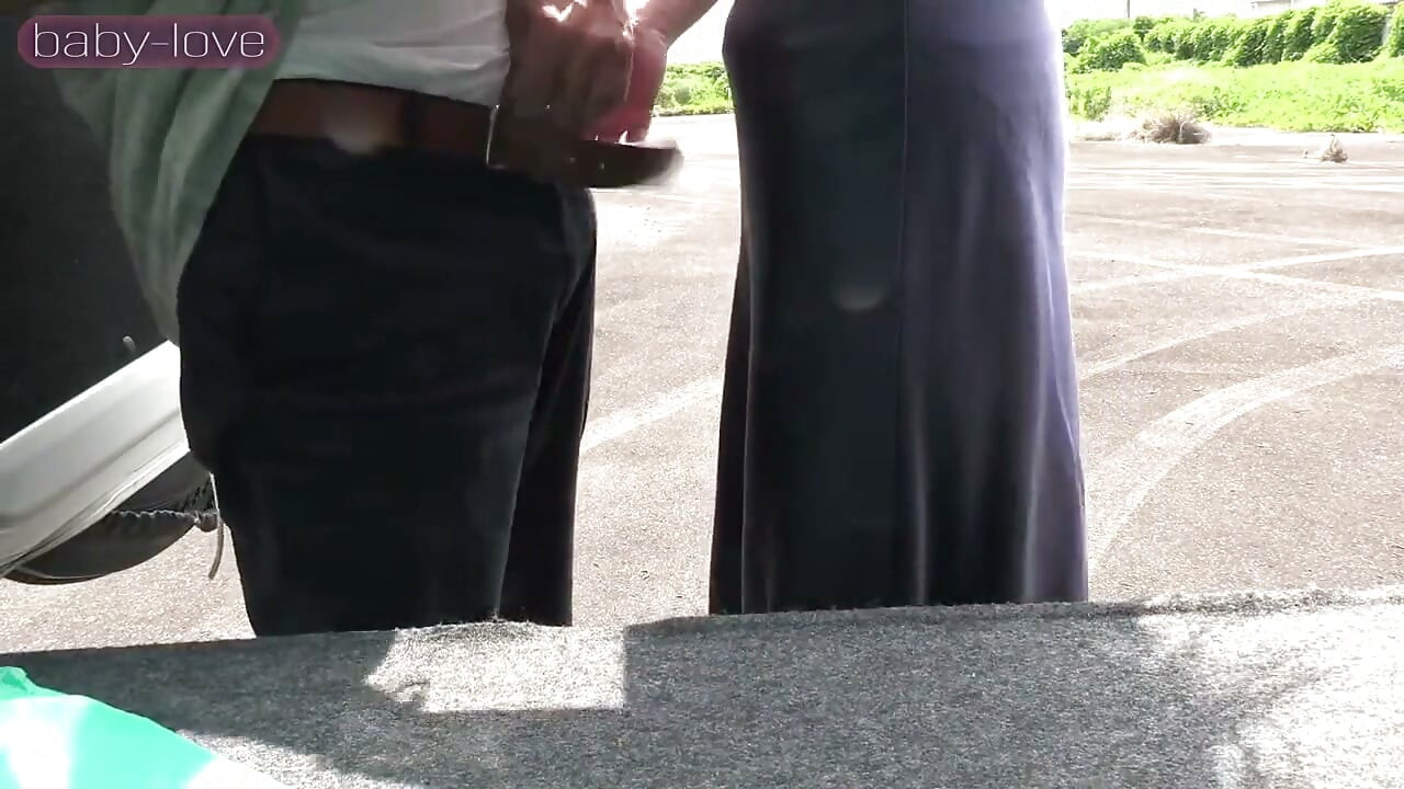 Utomhus privat fotografering med en fantastisk gift skönhet återvänder för en intensiv dubbel session som slutar i creampie - Part1