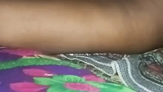 Yangzi'nin üvey babası olan sevgilisi tarafından sikildikten sonra amcığı fışkırtıyor
