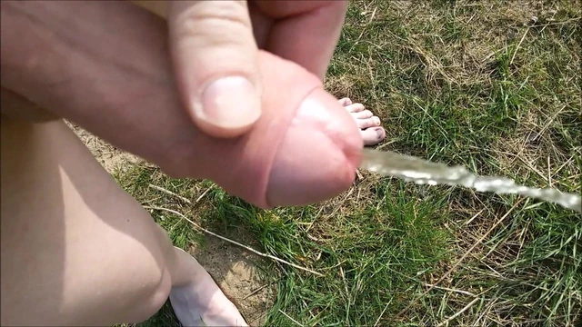 Arkenberge Pissing in Nature
