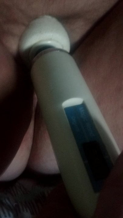 Orgasmul soției cu bagheta Hitachi