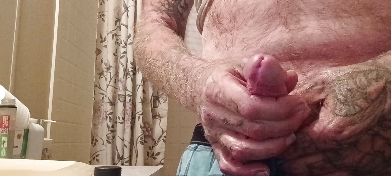Daddy needs a baby girl watching daddy stroking on video call DM daddy