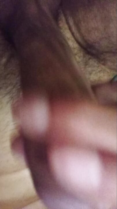 Girls, who wants to caress a beautiful with an open head and a sip of delicious cum!?