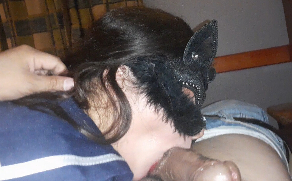Μαθήτρια γλείφει τις μπάλες μου
