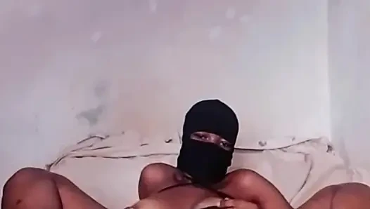 Islak sıkı amcık dildoyla sikiliyor