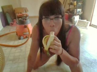 Femboy älskar bananer