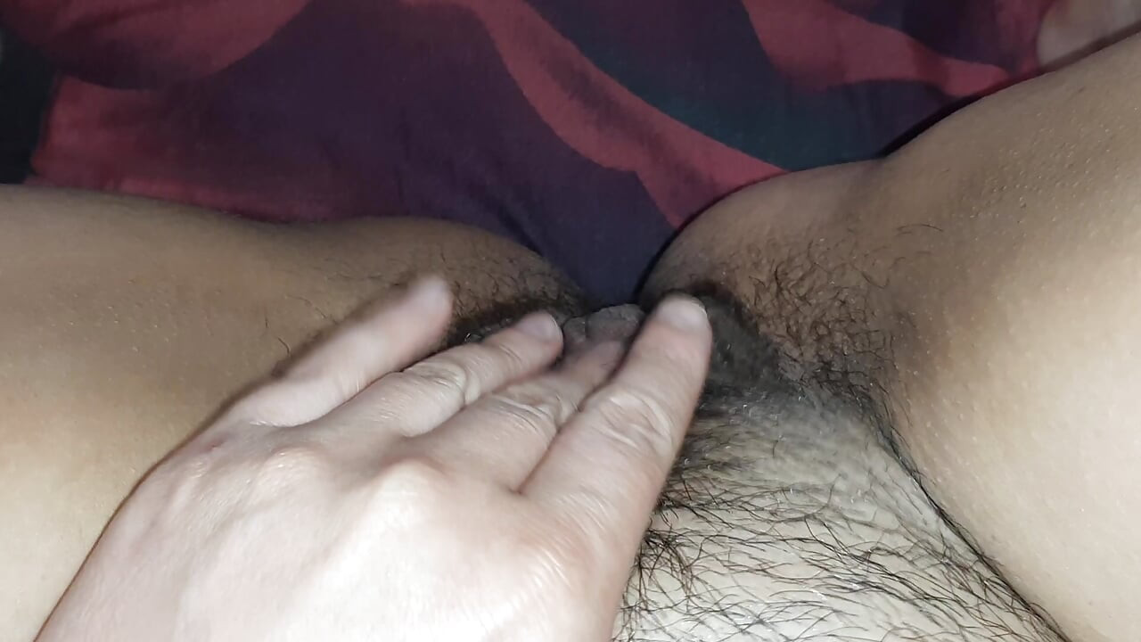 Min stedmor og jeg onanerer vores fisser overfor hinanden