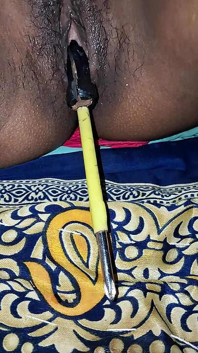 Erotic morning pussy masturbation - this cute girl has an orgasm