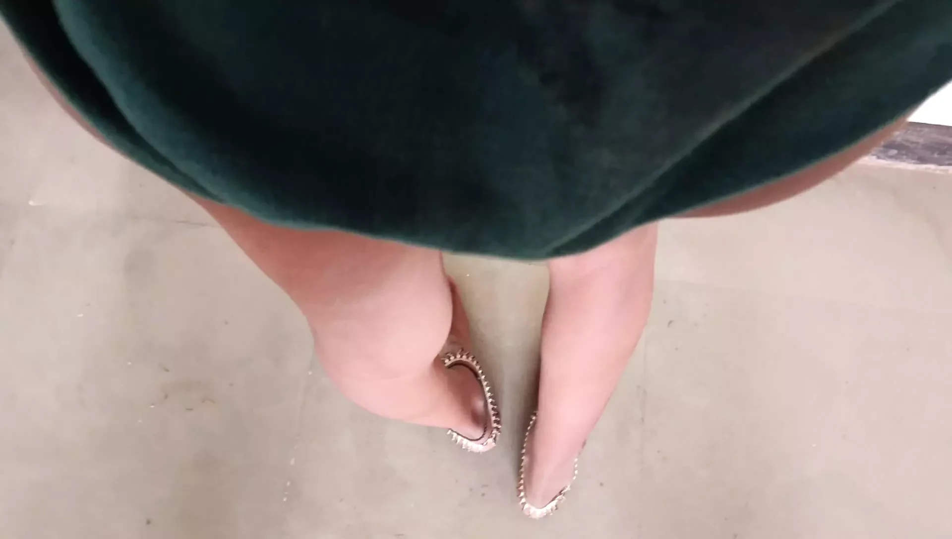 Esposa y marido del pueblo follando en la puerta Sexo