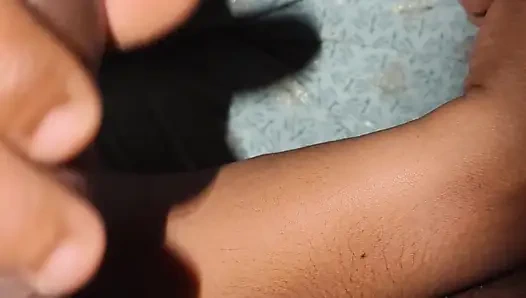 Süßes desi-mädchen lutscht tief, indischer selbstgedrehter blowjob abspritzen