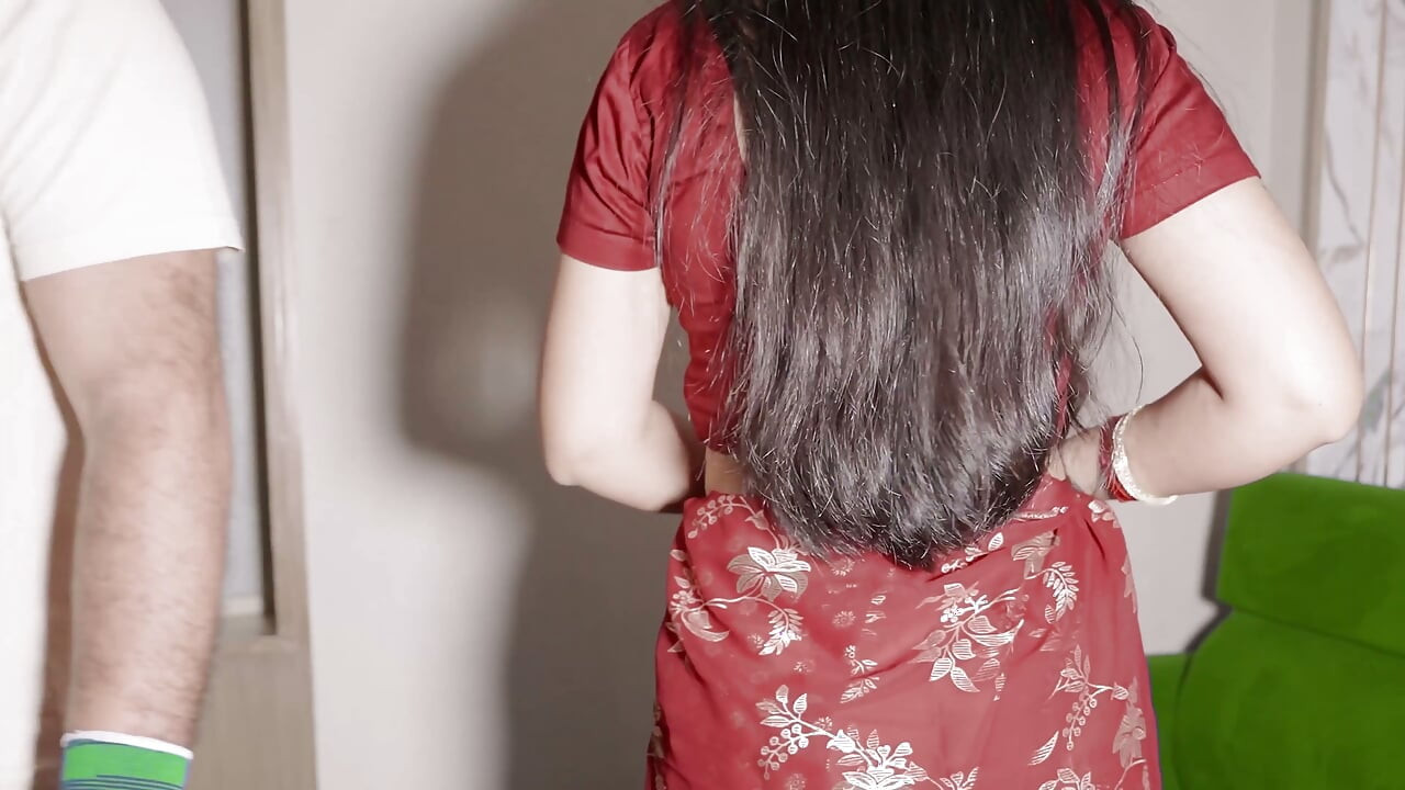 Quần áo chị kế nóng bỏng thay đổi và đụ sau khi kết hôn bằng âm thanh tiếng Hin-di