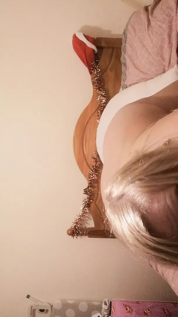 Kitty Queen Shaking Her BBW Chubby Ass - Twerking My Pawg Bum, Amateur Blond Chubby Milf, Feet And Arse. Homemade Wife