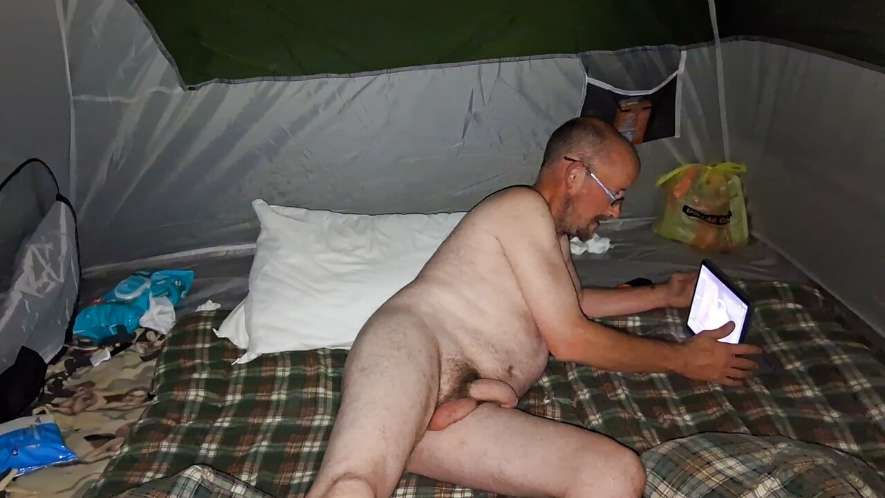Masturbándome con videos viejos grabados vol 1