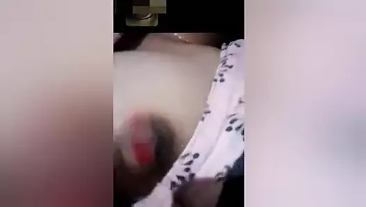 Indyjska żona Pokazuje cycki w videocall