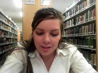 เธอชอบห้องสมุดและ.