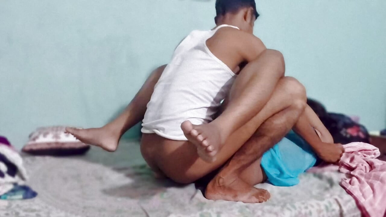 Indisches Mädchen posay desi styles fuke
