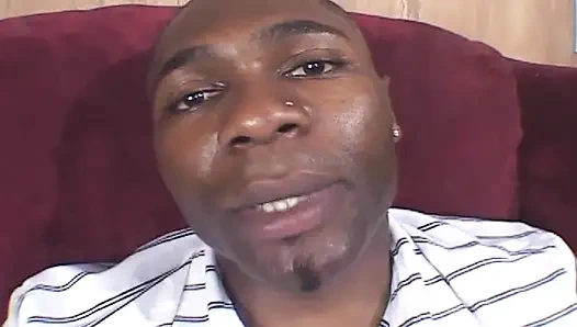 İri göğüslü zenci sürtük büyük zenci yarağıyla ateşli sikişten sonra ayakkabıdan sperm içiyor