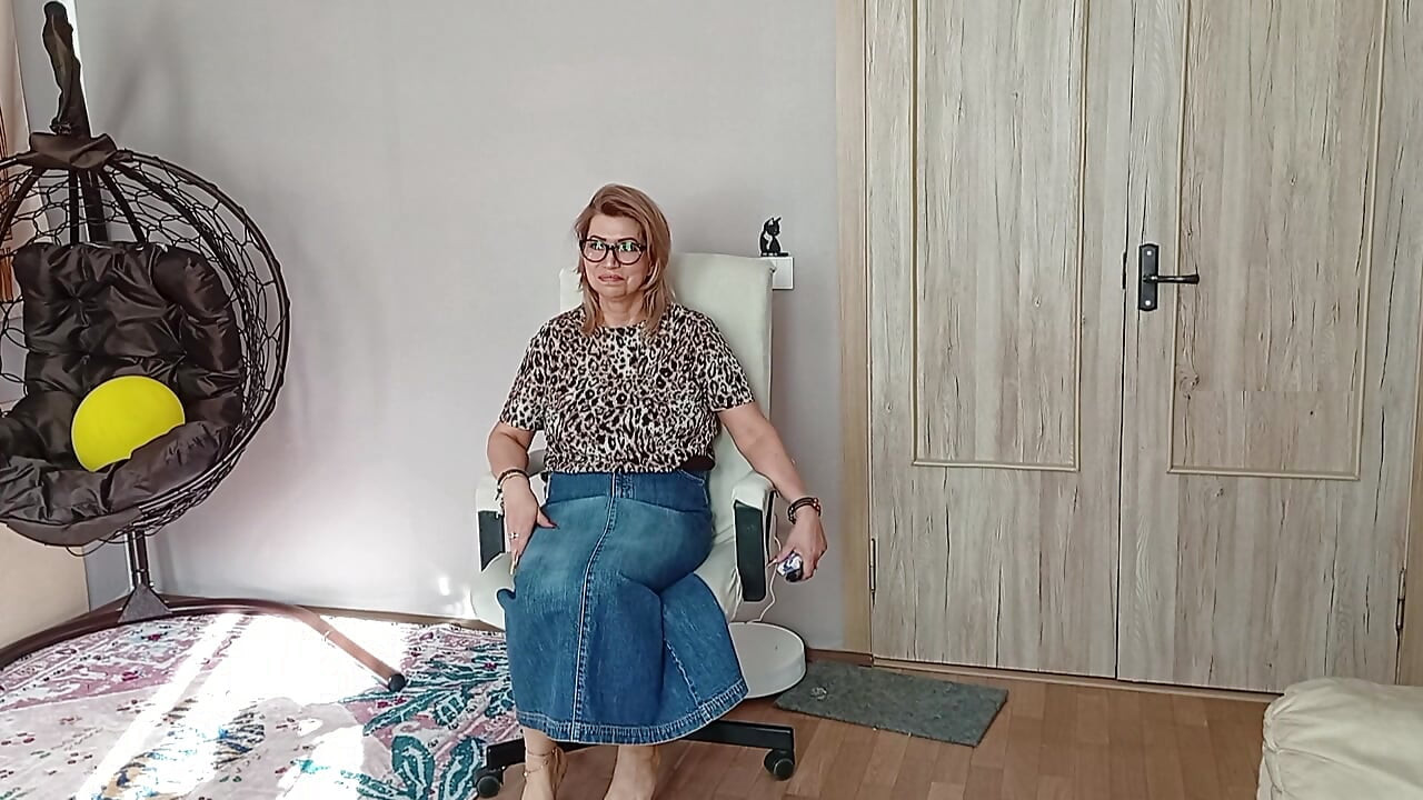 Psycholog Raisa Romanovna. Rytuał stania się dziwką. Uświęcenie dojrzałych dziur !))) Gorący rosyjski casting!