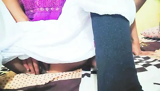 Я трахнул ее, наконец-то - Сексуальное видео Suman Bhabhi, случайный юный секс - Случайный секс с другом-студентом Suman