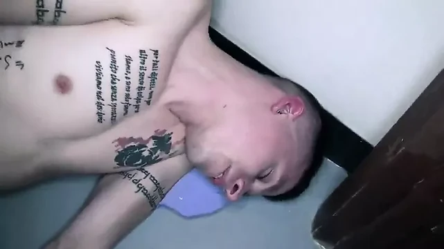 Gay Sex : Sean Duran & Skinny (Bareback)