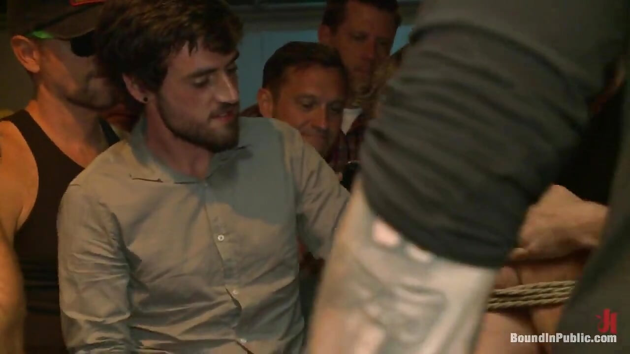 Ripped Stud with a Giant Cock Get Used in a Crowded Bar