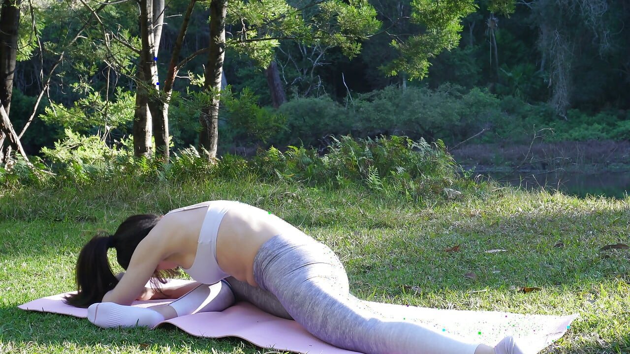 Relaxing Yoga Flow Wearing Leggings