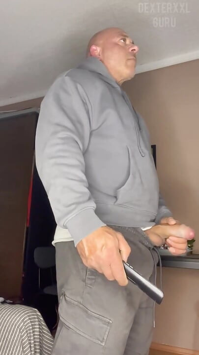 Bay Guru. Mastürbasyon hızlı büyük vücut geliştirmeci