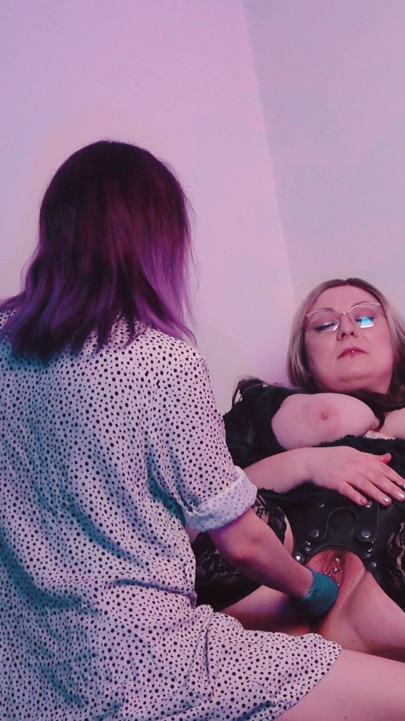 Medical Gloves Fisting - Stepdaughter Fists Her Stepmom on Home Camera | Clip 1