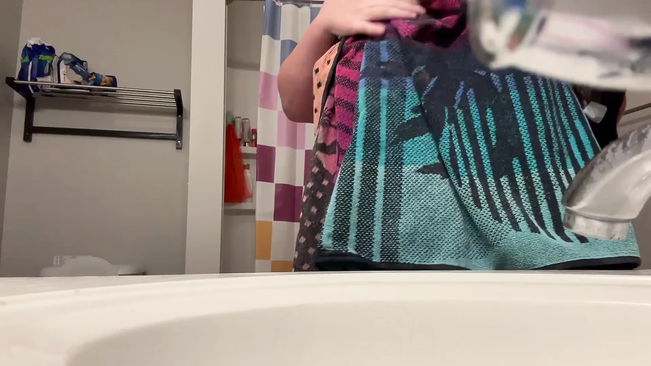 Watch me dry off tell me what you would do to me