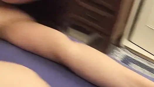 Süße französische puppe reitet schwanz und genießt analfick