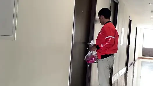 I Fuck the Food Delivery Guy and Make Satisfy Him