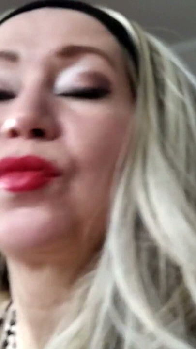 MILF AimeeParadise: Close-up Makeup and POV Deepthroat.! | Clip 1