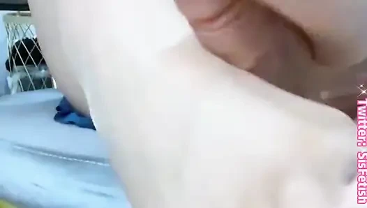 Вставьте свой большой член, имеет меня в чулках