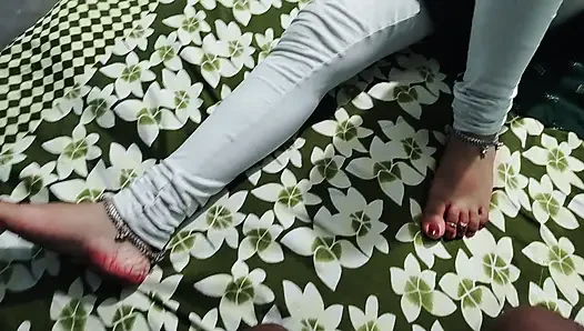 Indian Desi bhabhi ko bed pe sex karo