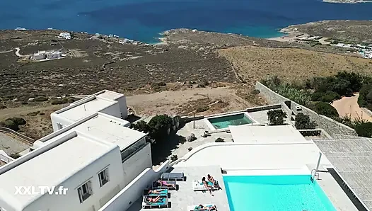 Pesta seks liar di vila di Mykonos