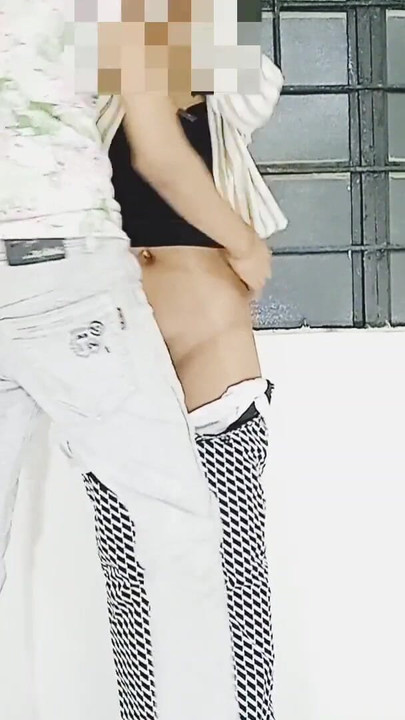 Morate vidjeti trenutak iz "Prijatelj s fakulteta ke sath sex kiya | Deshi Bhabhi XXX video potpuni romantični seks video|4k video potpuno gol"