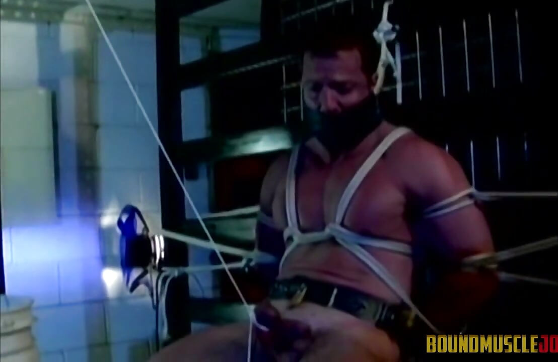 BoundMuscleJocks Sub Gay Endures Bucket Water Ball Stretching CBT