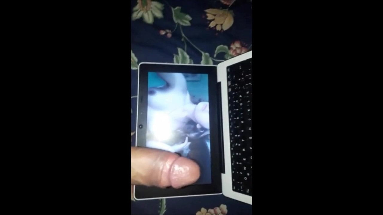 Un amigo se pajea con Ana
