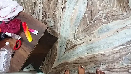 Üvey erkek kardeşim beni çıplak banyo yaparken gördü, büyük götümü ve pembe amımı gördü, beni sikmek istiyor Hintçe ses, xxx, mms, porno, xvideos, se