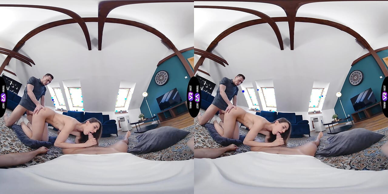 바람난 남친이 지켜보는 동안 그녀의 우상을 따먹는 엘레나 베뎀 - TeenMegaWorld