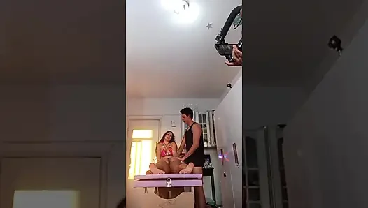 Pamelas Freundin bekam einen harten Schwanz und fiel mit dem Mund auf Nicolys Muschi: Echte und grenzenlose Hure!