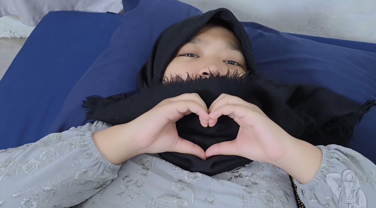 Hijab cunhada ficou com tesão e surpresa com porra dentro - Minokiiko