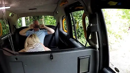 Sopir taksi kotor menjemput louise lee yang kotor