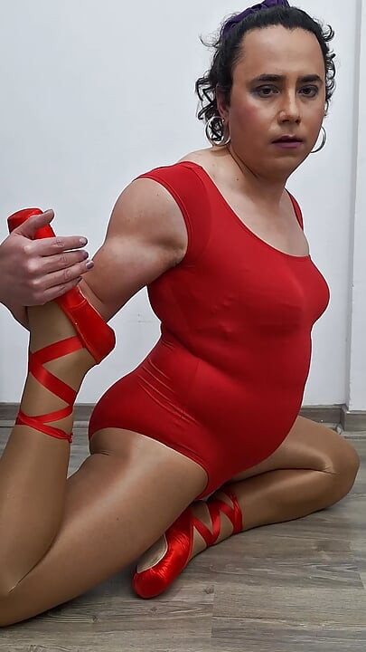 Ballet in red: Stretching, Flexibility and a vibrator