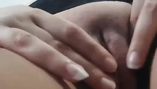 Allahım! Amcığım çok ıslak, sadece boşalmak istiyorum! Aşağıdan Kamera