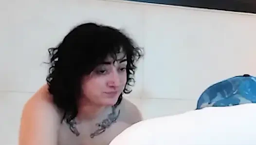 Süper seksi minyon dövmeli genç kız yarak emiyor - derleme 3