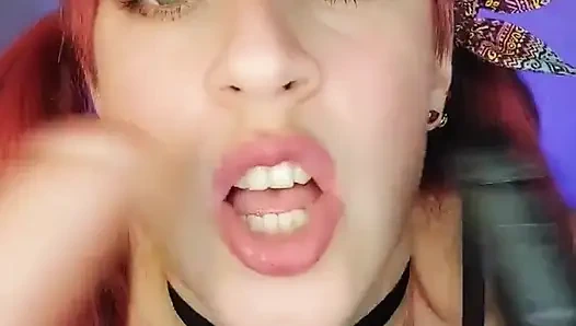 Üvey babam borçlarını ödemem için beni büyük yaraklı zenci adamlara veriyor!!!